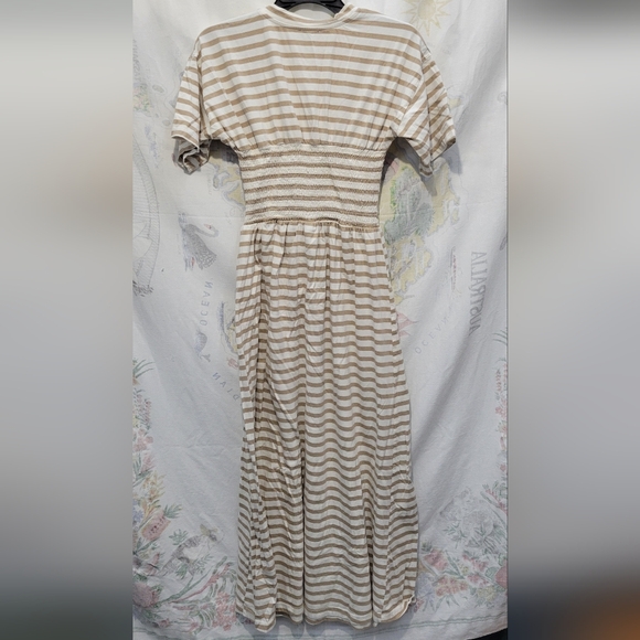 ASOS DESIGN t-shirt midi dress with shirred bust in cream and taupe stripe Sz 2 - Picture 3 of 7